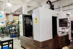 蘇州機(jī)床舊貌換新顏，噴漆翻新找我們